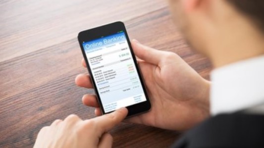 El "dólar solidario" rompe la barrera de los $ 100