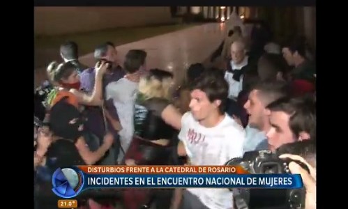Incidentes en una marcha de mujeres en Rosario