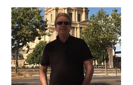 Cirujano de vedettes y actrices resistió a tiros un asalto cuando atendía a una paciente