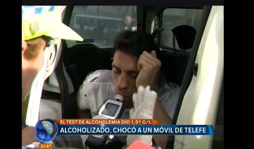 Alcoholizado, chocó a un móvil de Telefe Noticias