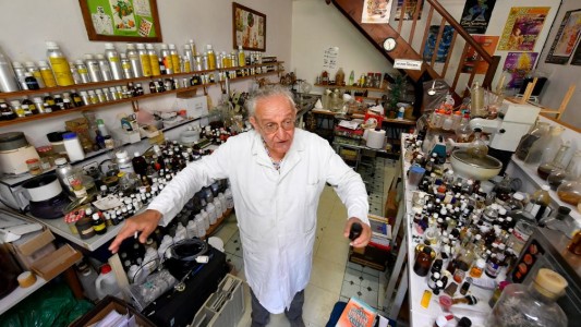 El escultor de aromas que fabricó "el olor de la Luna"