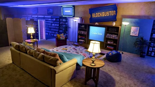 Se alquila para hacer pijamadas el último local de Blockbuster del mundo