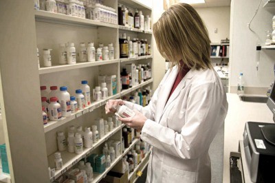 Farmacias advierten que "hay medicamentos que aumentaron mucho" y apuntan contra laboratorios