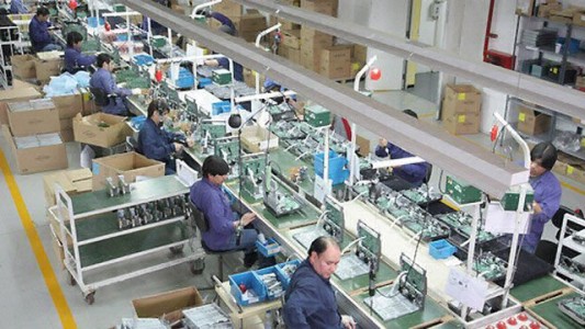 Fabricantes de computadoras advierten posible pérdida de 12 mil puestos de trabajo