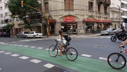 Tránsito porteño: harán ciclovías en las avenidas Corrientes y Córdoba