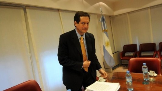 Pesce asegura "no habrá motivos para nuevas restricciones al dólar"