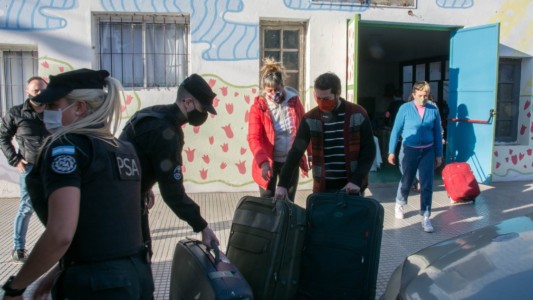 La PSA donó ropa y objetos extraviados en el aeropuerto de Ezeiza a una red de ayuda trans y travesti