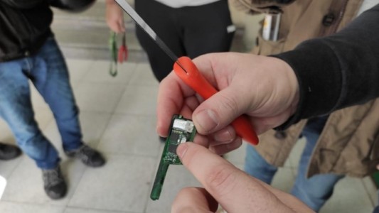 Detuvieron a un clonador de tarjetas en un banco de Caballito