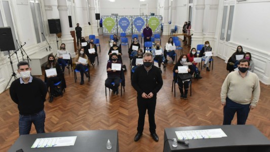 El Municipio reconoció a estudiantes de Medicina y Enfermería