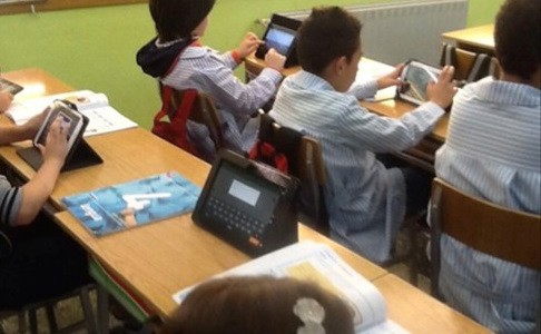 Habilitan el uso de celulares y tablets en las aulas de escuelas bonaerenses