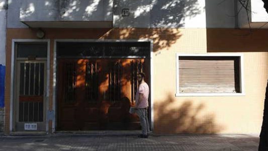 La Plata: motochorros balearon a un jubilado en un intento de entradera