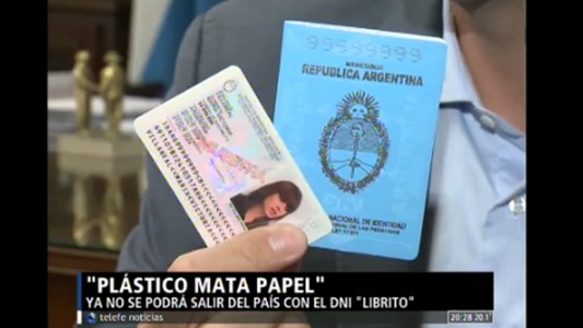 "Plástico mata papel"