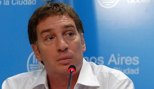 "Se peatonalizarán varias calles porteñas" para que los bares instalen mesas al aire libre, dijo Santilli