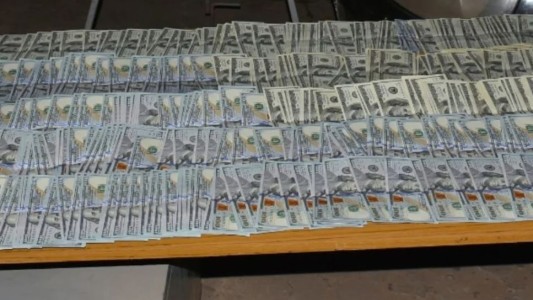 Secuestran 341.000 dólares que eran trasladados por un camión en Formosa