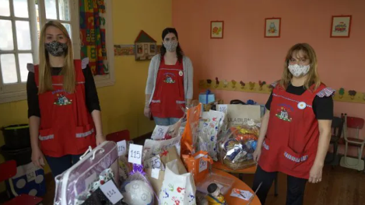 En Rosario asisten con alimentos a maestras jardineras y trabajadores de la cultura