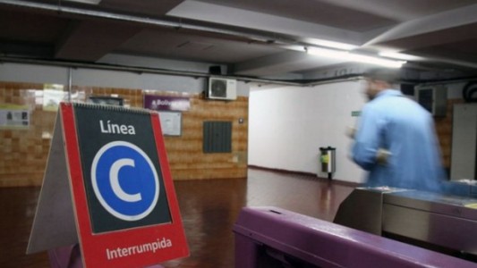 Trabajadores de la línea C del subte denunciaron "peligro de derrumbe"