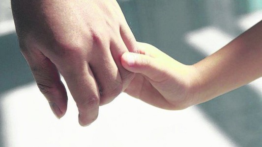 Río Negro: histórica respuesta de familias de Viedma para acoger temporalmente a tres niños