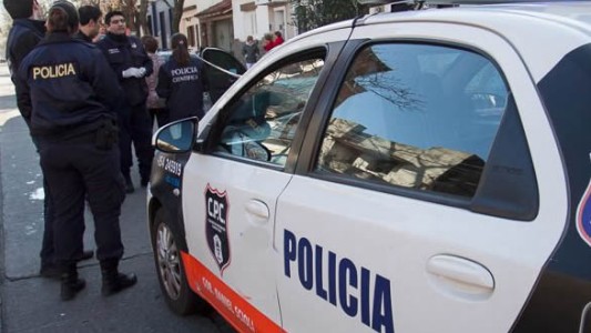 Mató de un escopetazo a un ladrón que entró a su casa tras patear y romper la puerta