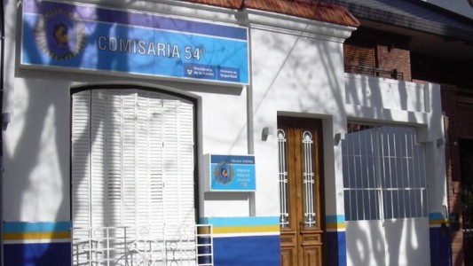 Confirmaron el procesamiento de un policía por pegarle a presos esposados en una comisaría