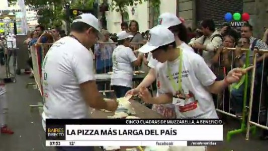 Preparan la pizza más larga de Buenos Aires
