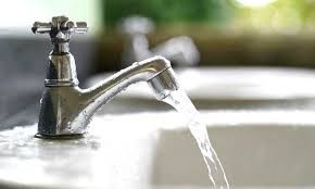 Aseguran que el agua de AYSA es potale, a pesar del mal olor