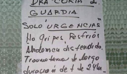 El curioso cartel de una guardia médica que advierte que sólo atiende ciertas urgencias