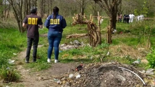 Autopsia: apuñaló al supuesto violador de su hijo y lo enterró vivo