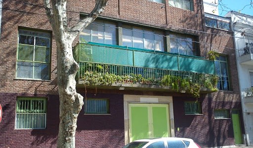 Internos de una cárcel bonaerense donaron una cabina sanitizante anticoronavirus a una escuela