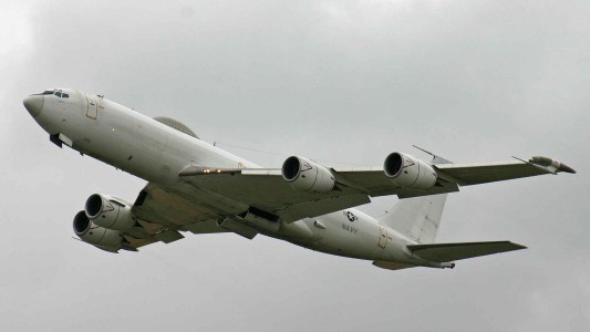 Donald Trump, con coronavirus: Los misteriosos vuelos de dos aviones militares cuando se conoció la noticia