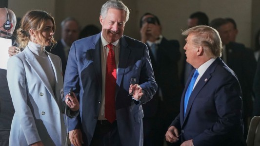 Hope Hicks, la exmodelo que no se separa de Trump, no usa barbijo y le habría contagiado el coronavirus