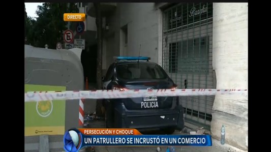 Un patrullero se incrustó en un comercio