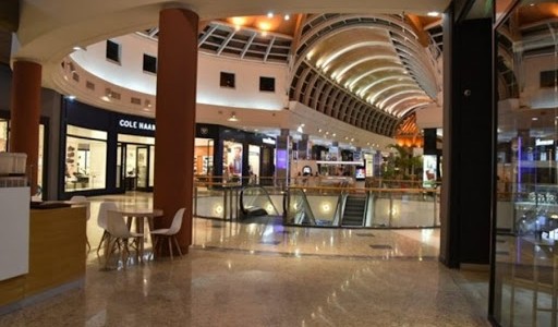 La Ciudad quiere abrir shoppings y que vuelva el empleo doméstico