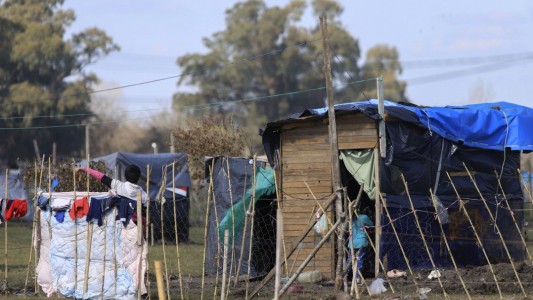 Unas 500 familias firmaron un acuerdo para retirarse de la toma de tierras de Guernica