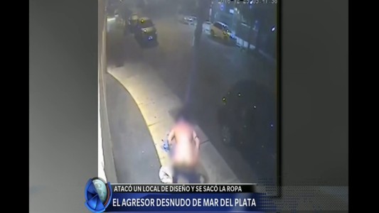 Quiso romper la puerta de un comercio, se desnudó y la Policía lo dejó irse
