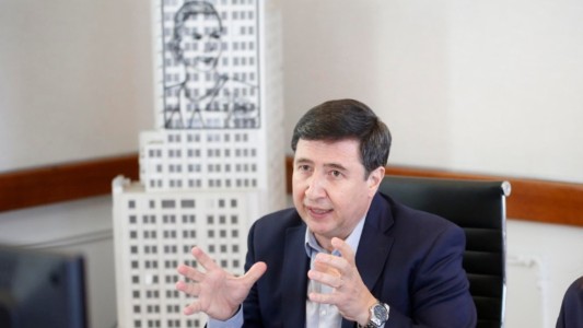 El Gobierno planea "urbanizar 400 barrios populares por año" hasta 2023