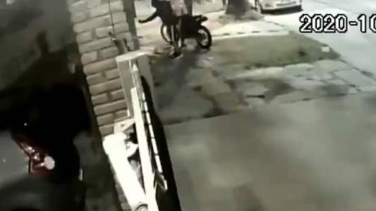 Video: motochorros atacan a sus víctimas con gas pimienta