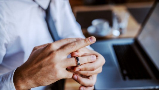 Encuesta pirata: ellos buscan mujeres más jóvenes y ellas prefieren hombres que las superen en edad