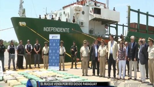 Descubrieron un barco con 8 toneladas de marihuana