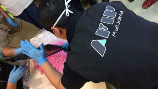 Detienen en Córdoba a un dominicano que intentaba ingresar al país con 27 mil pastillas de éxtasis