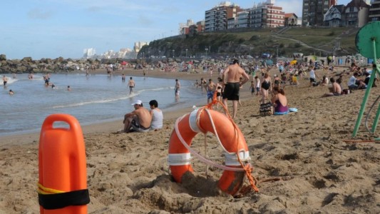 Kicillof se reúne con intendentes para definir cómo será la temporada de verano