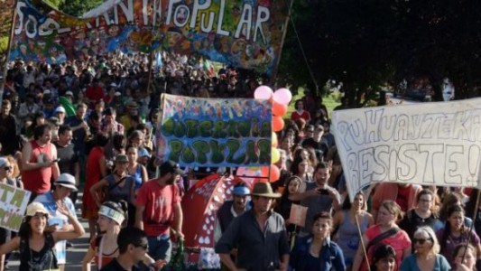 Multitudinaria marcha en El Bolsón contra el loteo de tierras