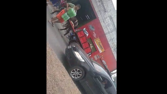 Insólito: denunciaron un saqueo pero estaban regalando bebidas