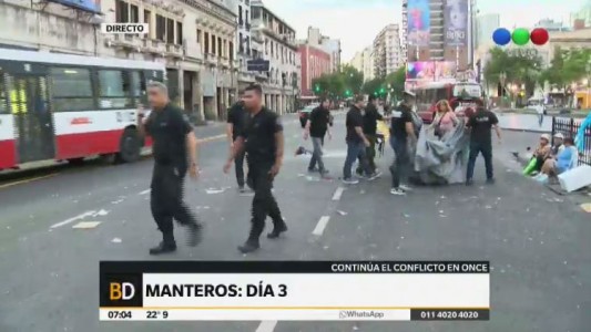 Un grupo de manteros rechazó el acuerdo y vuelve la tensión a Once