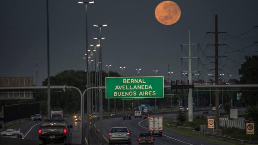 La espectacular Luna que sorprendió al sur del conurbano bonaerense