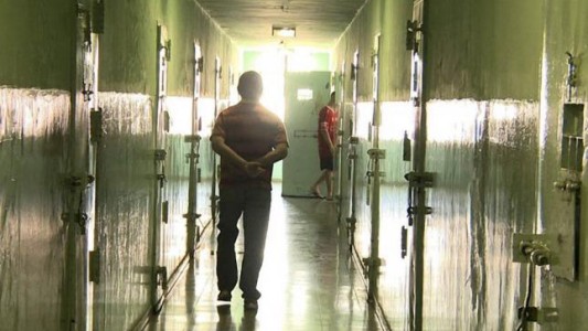 Apareció muerto en su celda uno de los excomisarios acusados por coimas