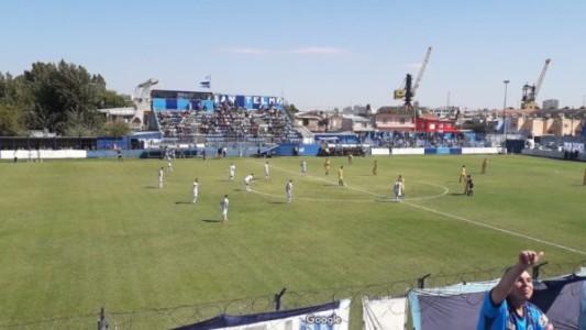 Detienen a cinco barras de San Telmo acusados de vender drogas en cercanías del club