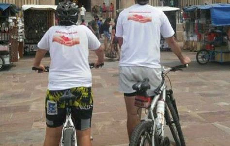 Bicicleteada y suelta de globos por Lauti, el nene que necesita un corazón