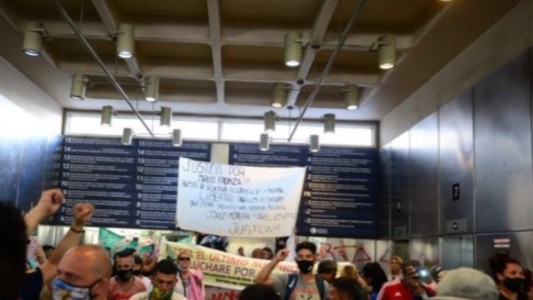 La Plata: familiares de presos coparon el ministerio de Justicia por la situación en las cárceles