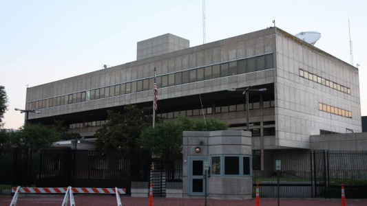 Evacúan la Embajada de EE.UU. por amenaza de bomba