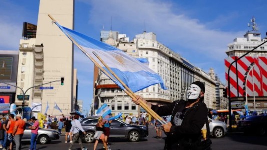 Banderazo del 8N: protestas en distintos puntos del país contra el Gobierno y el fallo de la Corte